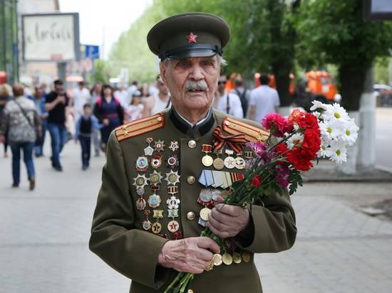 Ветеран ВОВ Владимир Ананьев: «Это лучший парад в Волгограде за последние годы»