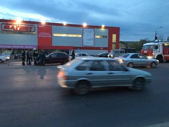 На юге Волгограда автоледи «организовала» ДТП