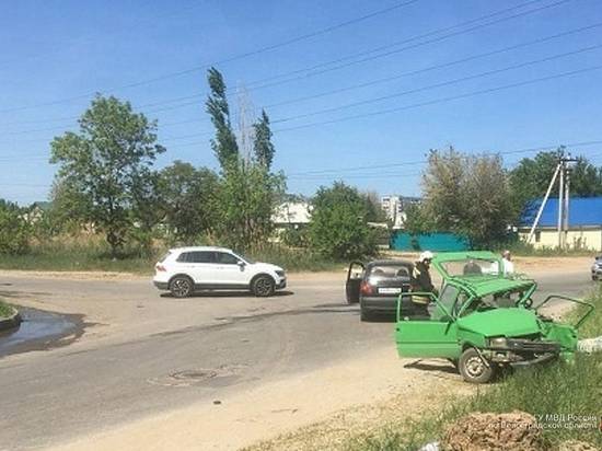 На юге Волгограда столкнулись «Ока» и Matiz: водитель погиб