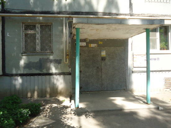 Волгоградские УК ремонтируют дома в Дзержинском районе из-под палки