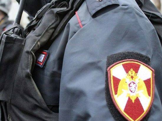 Волгоградские росгвардейцы задержали женщину-вора и автоугонщика