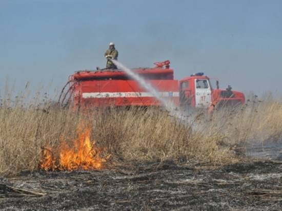 МЧС объявило экстренное предупреждение в связи с чрезвычайной пожароопасностью