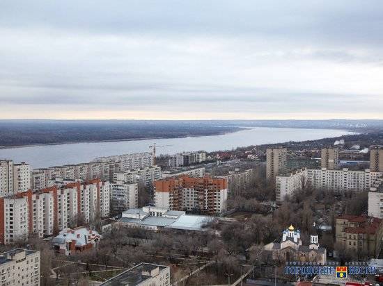 В Дзержинском районе на сетях меняют теплотрассу