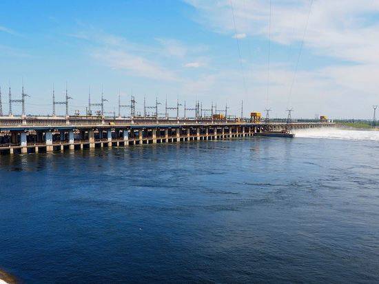 На Волжской ГЭС прибавили сброс воды до 11 тысяч «кубов» в секунду