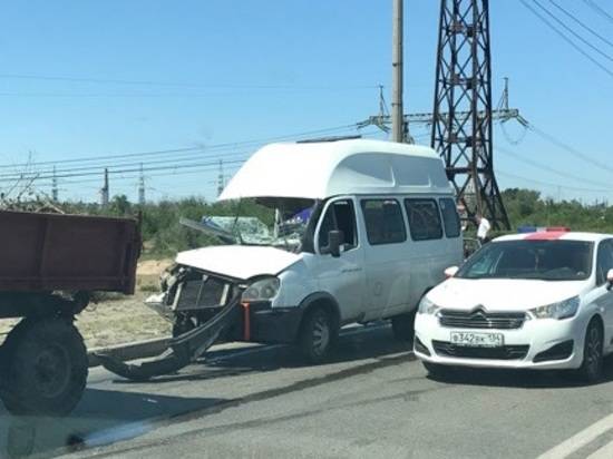 ДТП на границе Волгограда и Волжского собрало гигантскую пробку