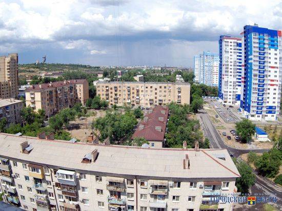 Волгоградских арендодателей по телефону учат платить налоги