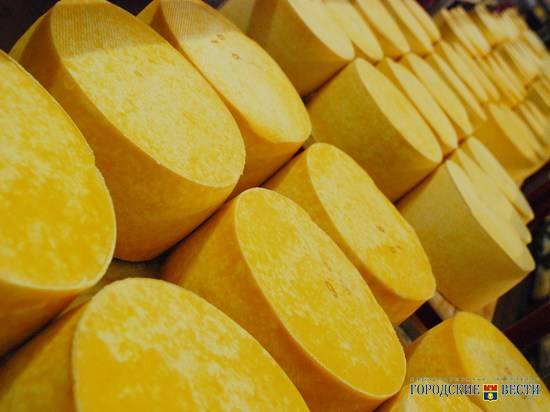 На волгоградском рынке «Восток» нашли 9 кг санкционного сыра