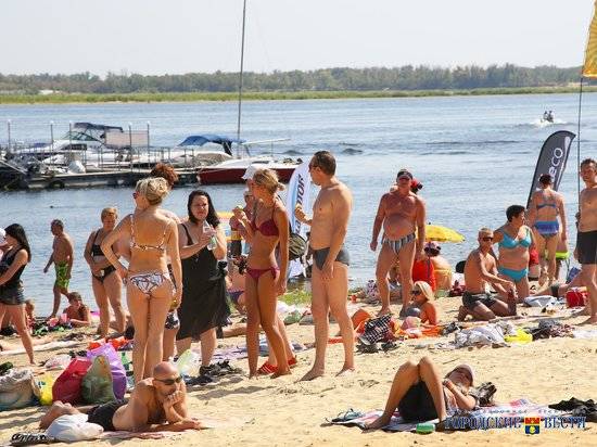 Спасатели ищут нарушителей на волгоградских пляжах
