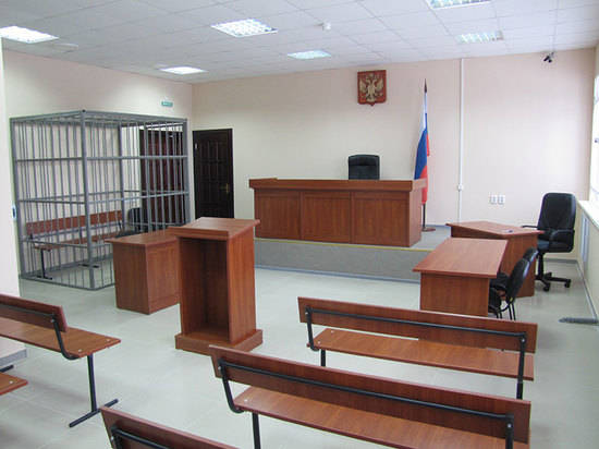 Двух жителей Волгоградской области будут судить за мат в адрес судебных приставов