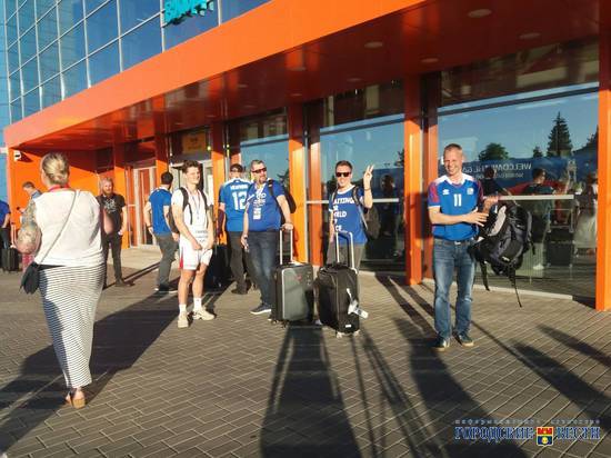 Из зимы в лето: в Волгоград прилетел прямой борт с болельщиками из Рейкьявика