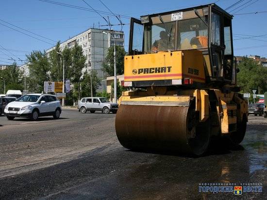 В Волгограде продолжается масштабная реконструкция городских дорог