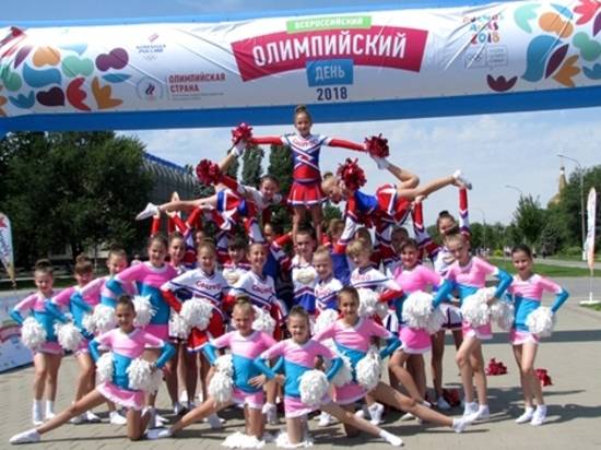 Волжский отметил Всероссийский олимпийский день красочным забегом и фейерверком
