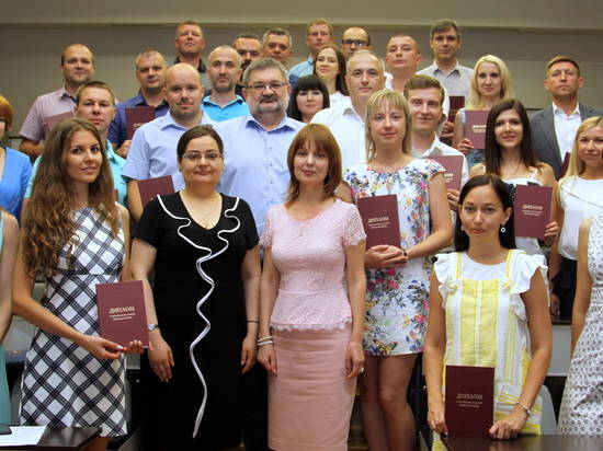 В Волгоградской области вручили дипломы 40 выпускникам президентской программы