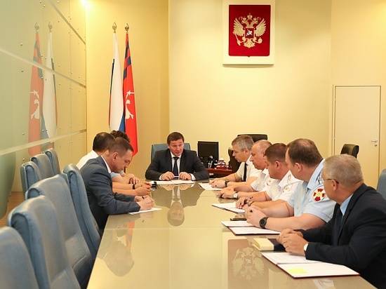 Губернатор обсудил с полицией и силовиками правопорядок в Волгоградской области