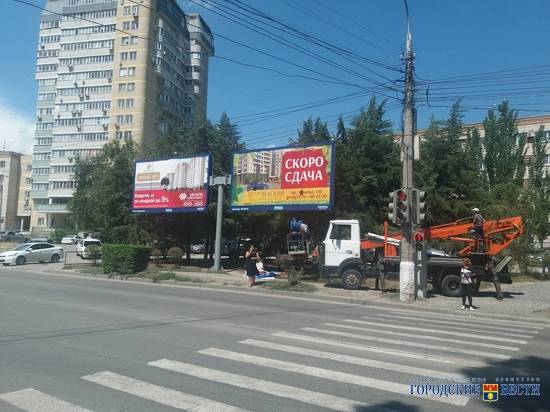 В Волгограде баннеры ЧМ-2018 уступают место коммерческой рекламе