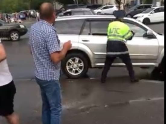 В Волгограде пьяный водитель протаранил две легковушки и хотел скрыться