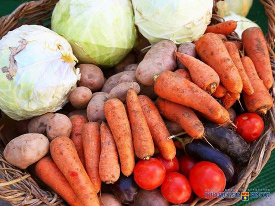 За неделю в Волгограде упали в цене картофель, капуста и помидоры