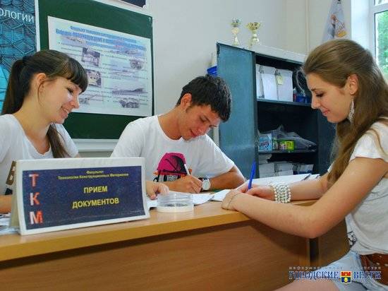Почти 13 тысяч заявлений приняли волгоградские колледжи и техникумы