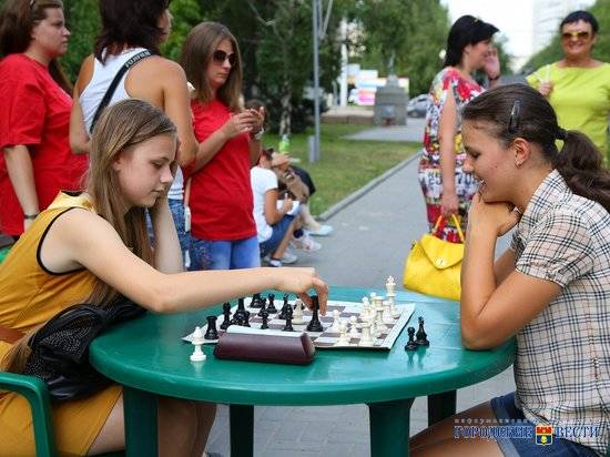 Два мастера проведут сеанс одновременной игры в шахматы в Волгограде