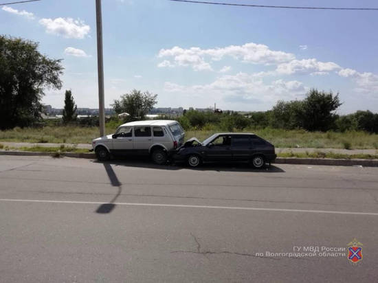 В Камышине пенсионер на «Ниве» устроил ДТП