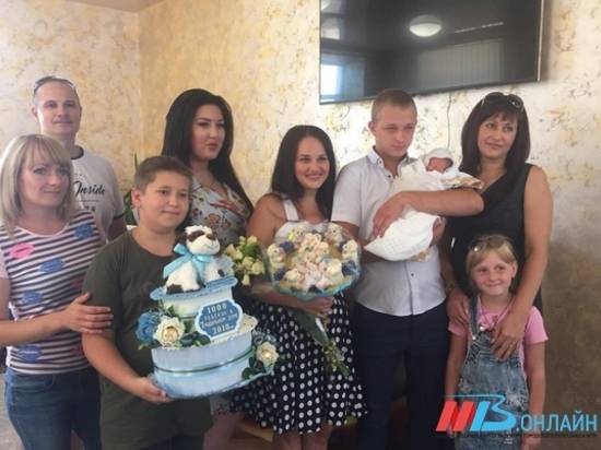 В Волгограде из обновленного роддома больницы № 7 выписали тысячного малыша