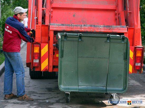 Суд обязал волгоградца заключить договор на вывоз отходов и мусора