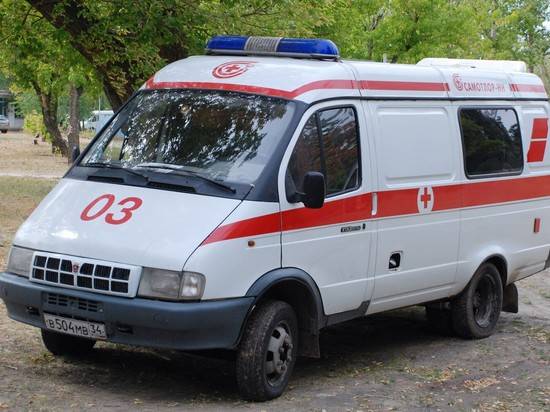 В Волгограде возле караоке зарезали парня
