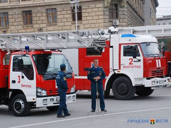 В Волгограде в горящей многоэтажке едва не погибла 31-летняя женщина