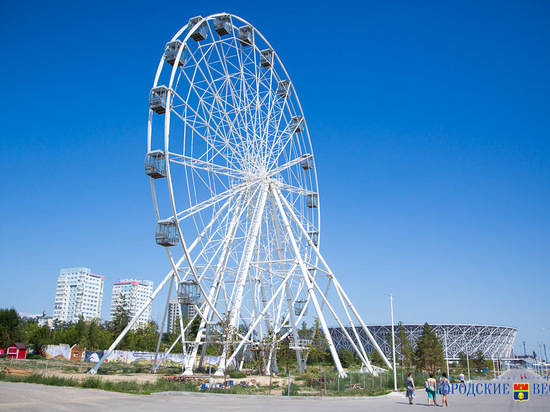 В Волгограде начались финишные испытания колеса обозрения в ЦПКиО