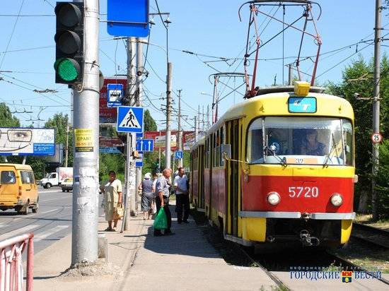 На юге Волгограда оперативно возобновили движение трамваев после ДТП