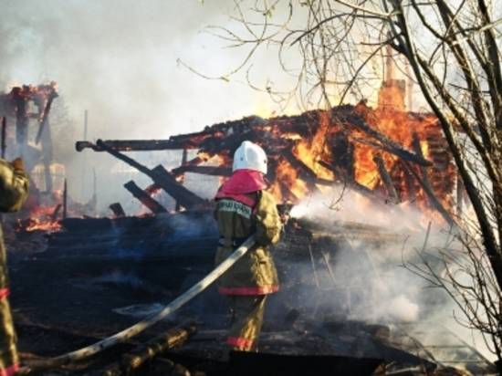 Под Волгоградом в частном доме заживо сгорел 62-летний мужчина
