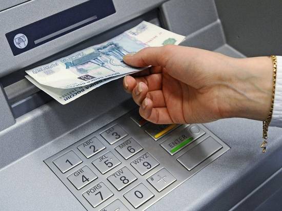 В Камышине 21-летний рецидивист украл с карты 100 тысяч рублей