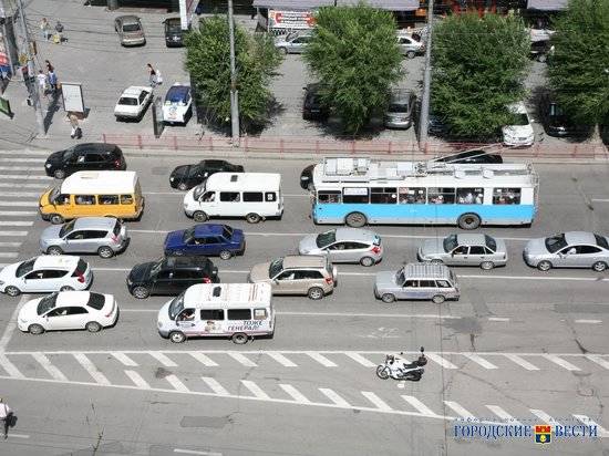 В Волгограде на маршрут № 4 вышли новые автобусы