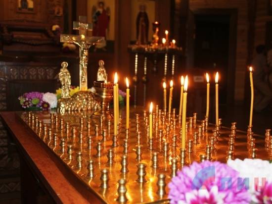 В волгоградских храмах молятся о погибших в Керчи