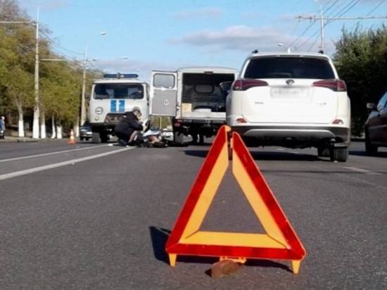 В Волгограде иномарка насмерть сбила выбежавшего на дорогу пешехода