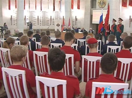 В Волгограде отметили 75-летие учреждения ордена Славы