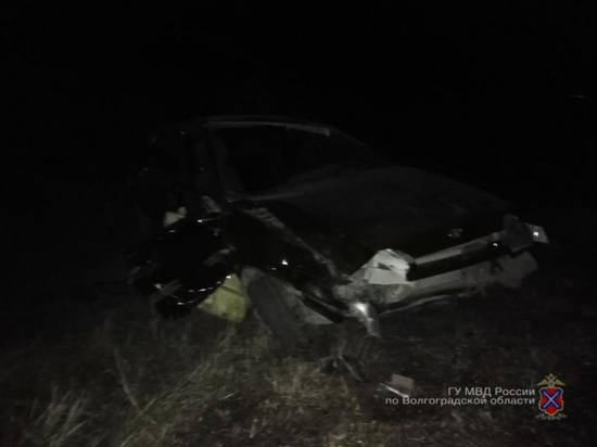 В Волгоградской области пьяный гонщик на «Ладе» вылетел с дороги