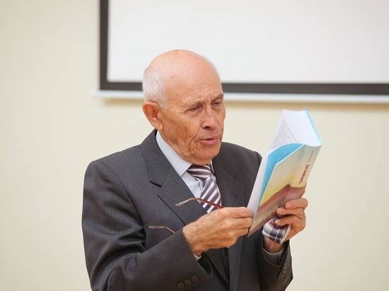 Андрей Бочаров поздравил писателя Бориса Екимова с 80-летием