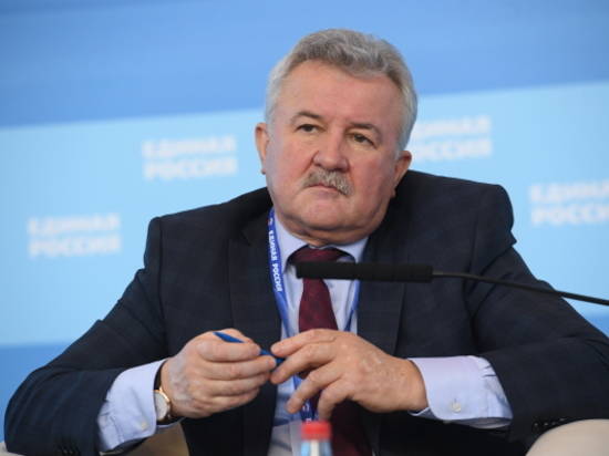 Евгений Москвичев: «В течение нескольких лет Волгоград получит на дороги внушительные суммы»