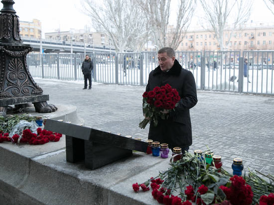 Прошло пять лет: в Волгограде Андрей Бочаров почтил память погибших в терактах