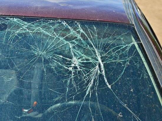 В Волгограде женщина «покалечила» машину возлюбленного после ссоры