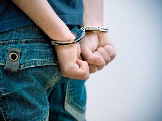 В Волгограде взяли 17-летнего парня во время изготовления закладок с наркотиками