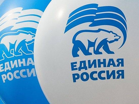 «Единая Россия» законодательно сохранит право учителей и врачей принимать подарки