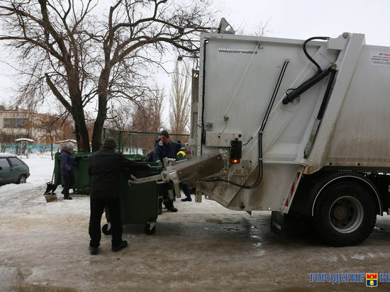В Волжском и Камышине открыли отделения для заключения договоров на вывоз мусора