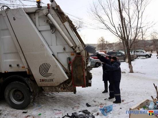 В Волгограде за день зачистили от мусора 61 переполненную площадку