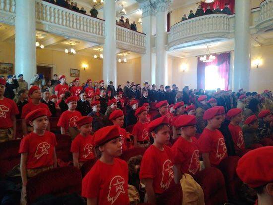 В годовщину Сталинградской победы юнармейцами стали 70 волгоградцев