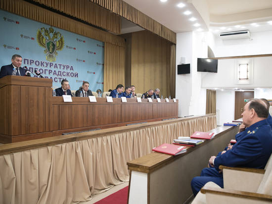 Власти региона и волгоградская прокуратура вместе займутся наведением порядка в сфере перевозок