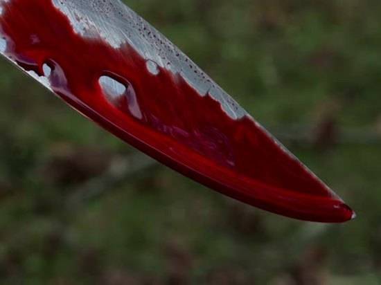 В Волжском пьяная ревнивица ножом изрезала сопернице живот