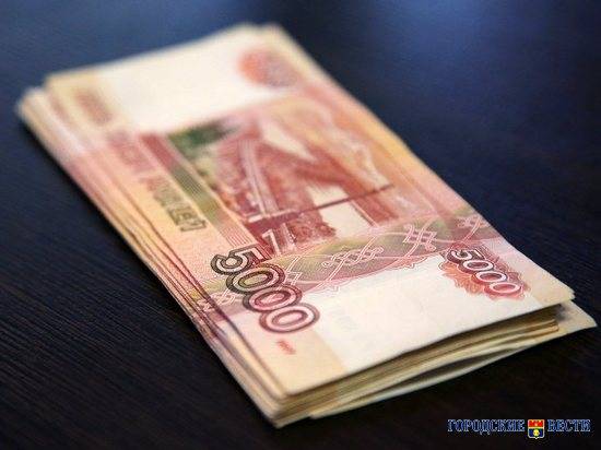 Волгоградец «забыл» у полицейского пакет со 100 тысячами рублей