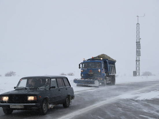 В Волгоградской области с последствиями метели боролись 116 спецмашин
